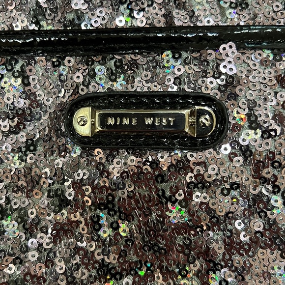 Nine West evening sequence evening bag with plenty of space to fit everything - Picture 2 of 6